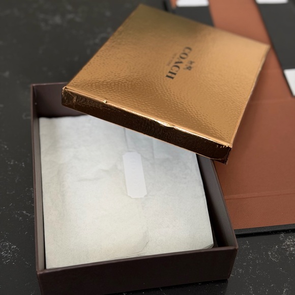 Coach Gift Boxes and a Rexy Gift Tag - Picture 4 of 7